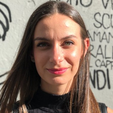 Amanda M. - Freelance Data Analyst