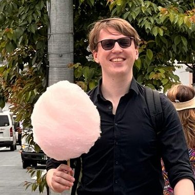 Robert M. - Freelance Developer