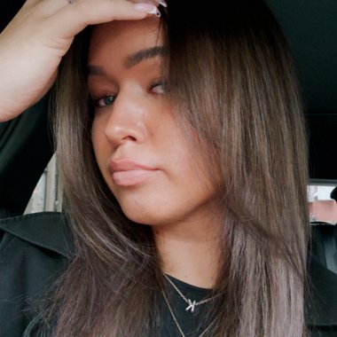 Elizabete B. - Freelance Digital Marketer