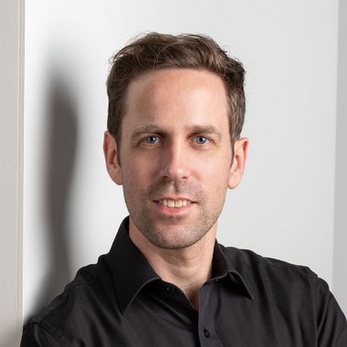 Jonas S. - Freelance Presentation Designer