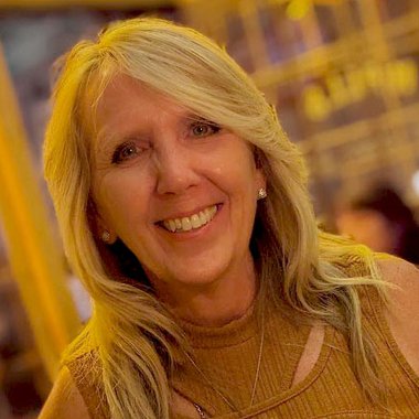 Tracy Z. - Freelance Brand Designer