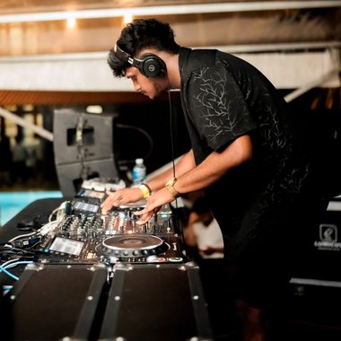 suwainboth12216491 - Freelance Dj