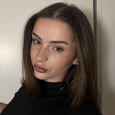 Denisa - Freelance Web Designer