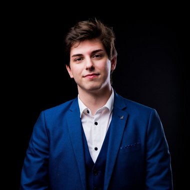 Théo L. - Freelance Graphic Designer