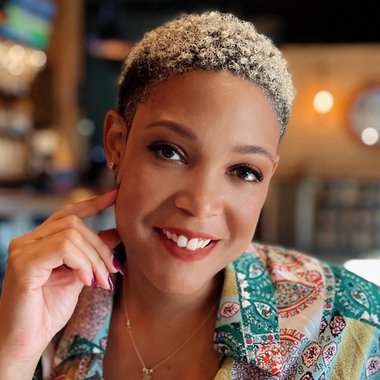 Darcy L. - Freelance Presentation Designer