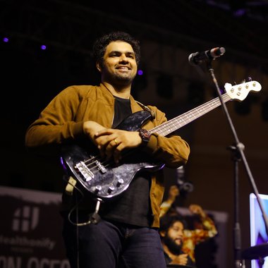 TIGIL T. - Freelance Bassist
