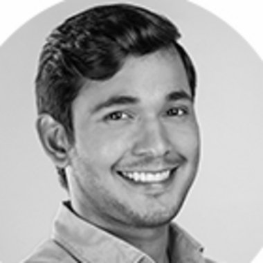 Alfredo C. - Freelance Graphic Designer