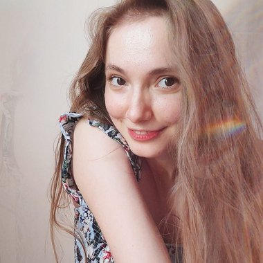 Alexandra C. - Freelance Digital Marketer