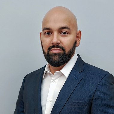 Samuel C. - Freelance Graphic Designer