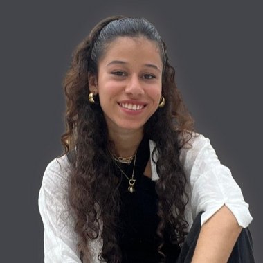 Júlia M. - Freelance Digital Marketer