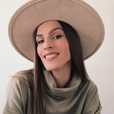 Ana P. - Freelance Web Designer