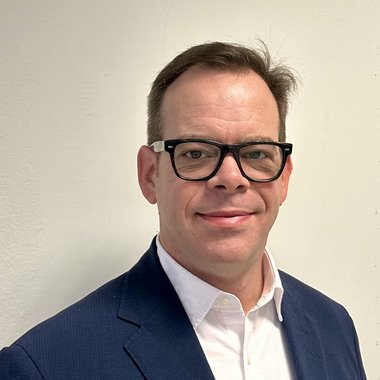 Oliver E. - Freelance Affiliate Marketer