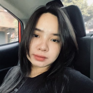 Stef C. - Freelance Graphic Designer