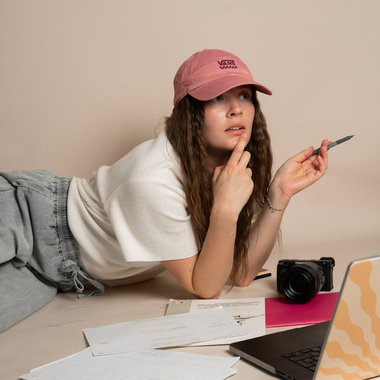 Kira B. - Freelance Image Editor