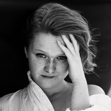 Polina H. - Freelance Assistant Editor