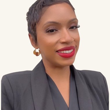 Aymber Y. - Freelance Marketing Strategist