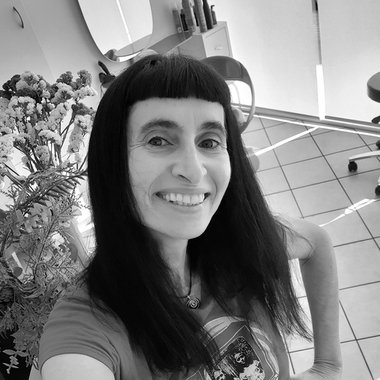 Antigoni C. - Freelance Graphic Designer