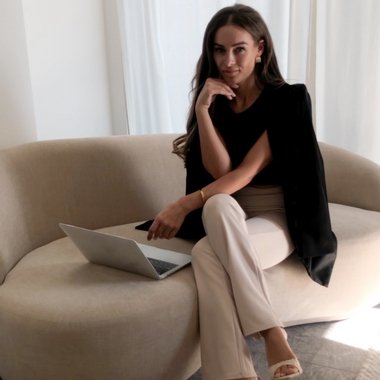 Melanie N. - Freelance Content Strategist