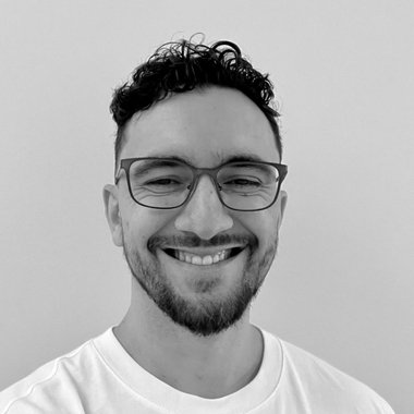 Nikita E. - Freelance Presentation Designer