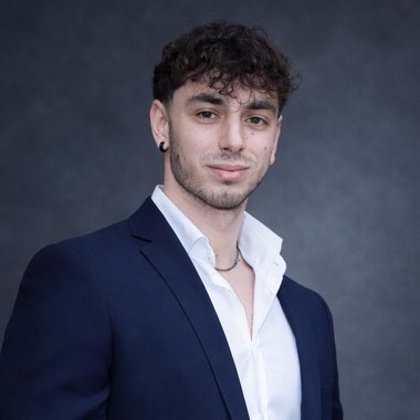 Edoardo M. - Freelance Presenter