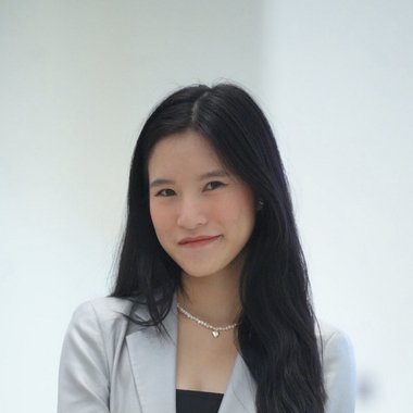 Nichaya Y. - Freelance Presenter