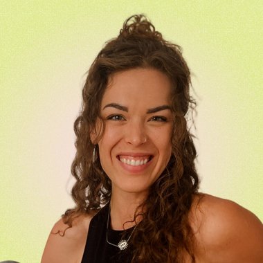 Sylvie L. - Freelance Banner Ad Designer