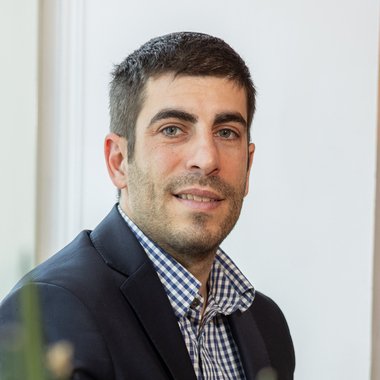 Reuven C. - Freelance Community Manager