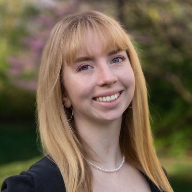 Claire R. - Freelance Social Media Freelancer