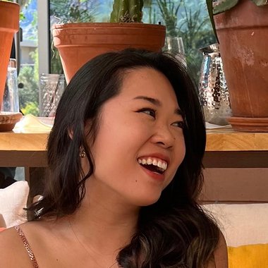 Taryn F. - Freelance Graphic Designer