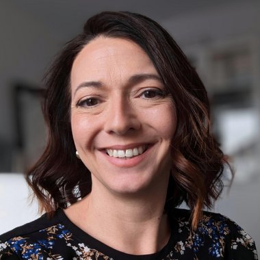Julie H. - Freelance Designer