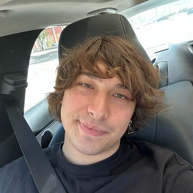 Nazmi D. - Freelance Influencer Marketing Manager