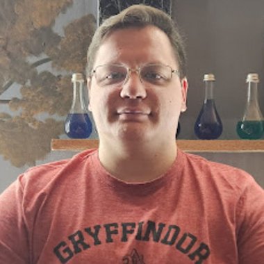 Lucas L. - Freelance Web Designer