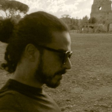 Mirko R. - Freelance Graphic Designer