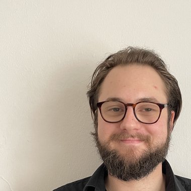 Paweł B. - Freelance Graphic Designer