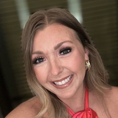 Kinsey C. - Freelance Digital Marketer