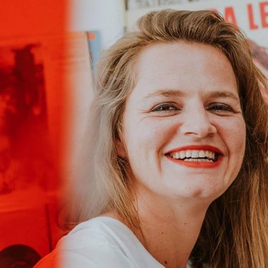 Landi D. - Freelance Presentation Designer