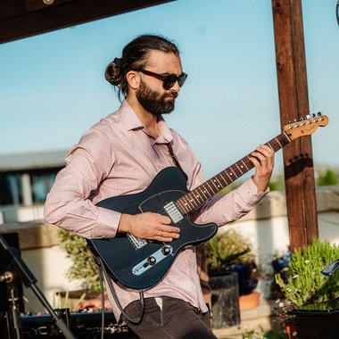 Kumarchopra12 - Freelance Guitarist