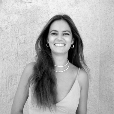 Lilas F. - Freelance Graphic Designer
