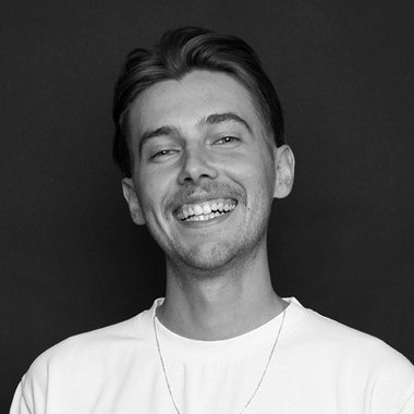 Andrius V. - Freelance Presentation Designer