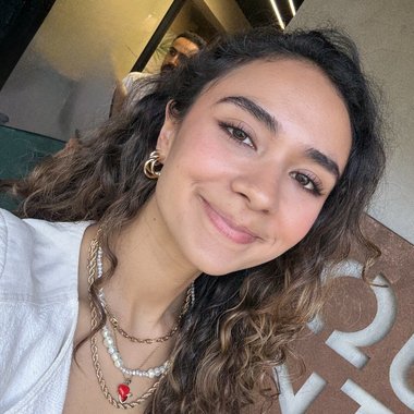 María M. - Freelance Assistant Producer