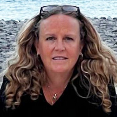 Lindsey C. - Freelance Designer