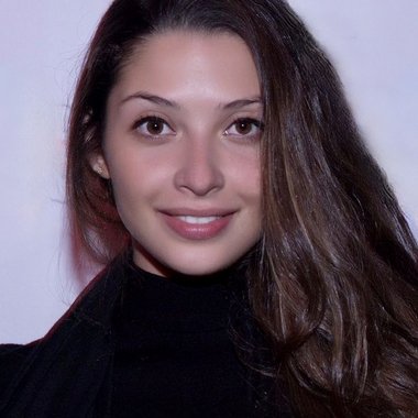 Ingrid A. - Freelance Social Media Manager