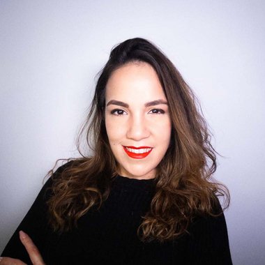 Estefania H. - Freelance Graphic Designer
