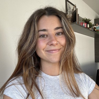 Cristina C. - Freelance Social Media Manager