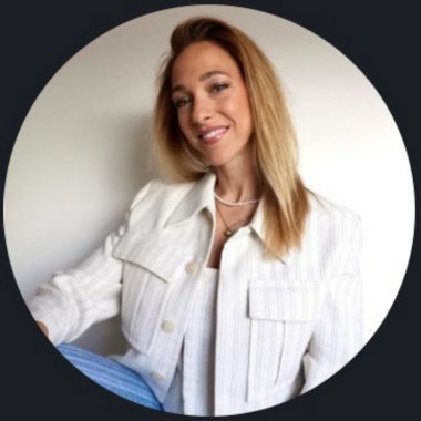 Sarah D. - Freelance Stylist