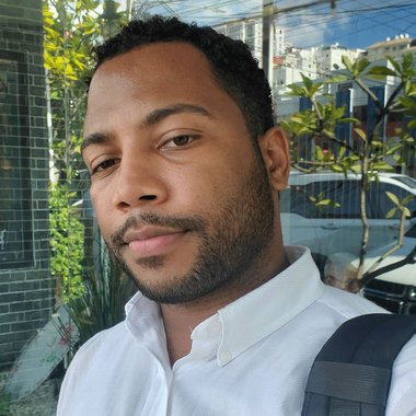 Nelson R. - Freelance Community Manager