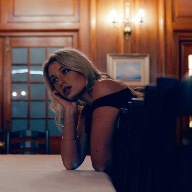 Kayleigh R. - Freelance Singer