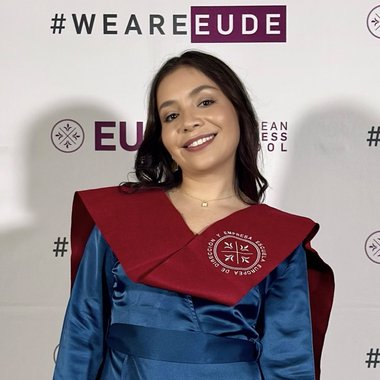 Melina V. - Freelance Marketer