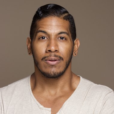 Fernando S. - Freelance Presentation Designer