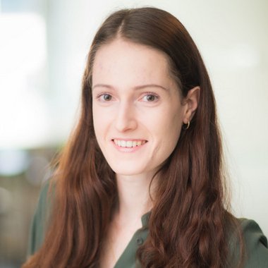 Julie R. - Freelance Social Media Freelancer